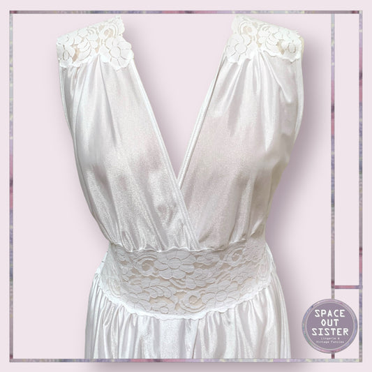 Vintage NOS Full Length White Nightdress