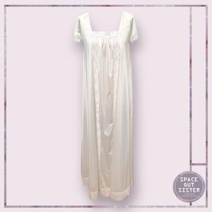 Vintage Le Voyrs Nightdress