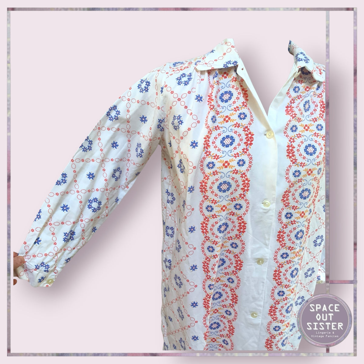 Vintage Blue & Red Bloom Nightshirt Bust to 38”