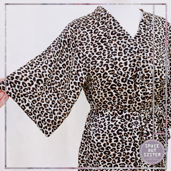 1990s Leopard Print Short Robe