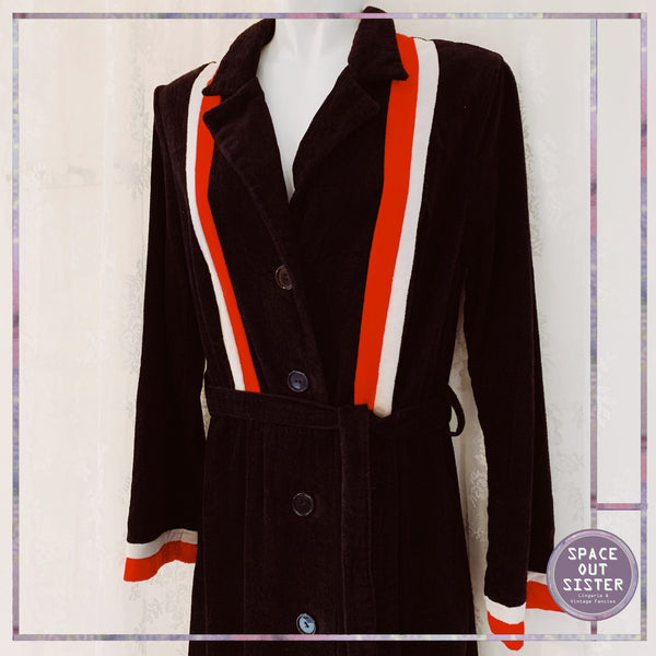 1970s Vintage Dynamic Stripes Robe